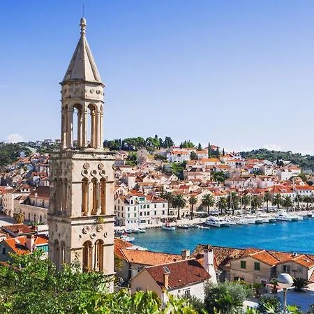 Economy 12 Sleeps 3 Guests Apartament Split