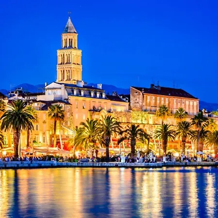 Economy 12 Sleeps 3 Guests Apartament Split