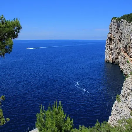 Apartament Economy 12 Sleeps 3 Guests Split