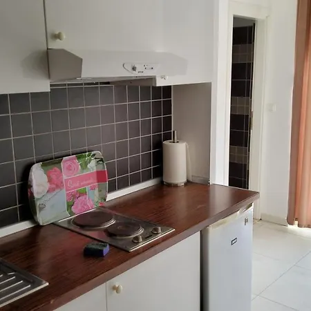 Economy 12 Sleeps 3 Guests Lejlighed *