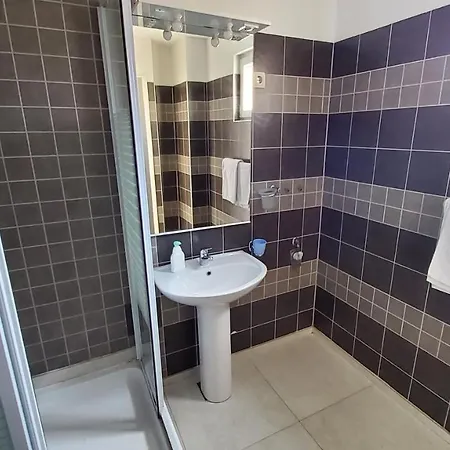 Economy 12 Sleeps 3 Guests Apartman Split