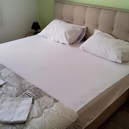 Apartman Economy 12 Sleeps 3 Guests
